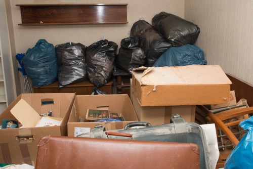 Benefits of professional flat clearance services